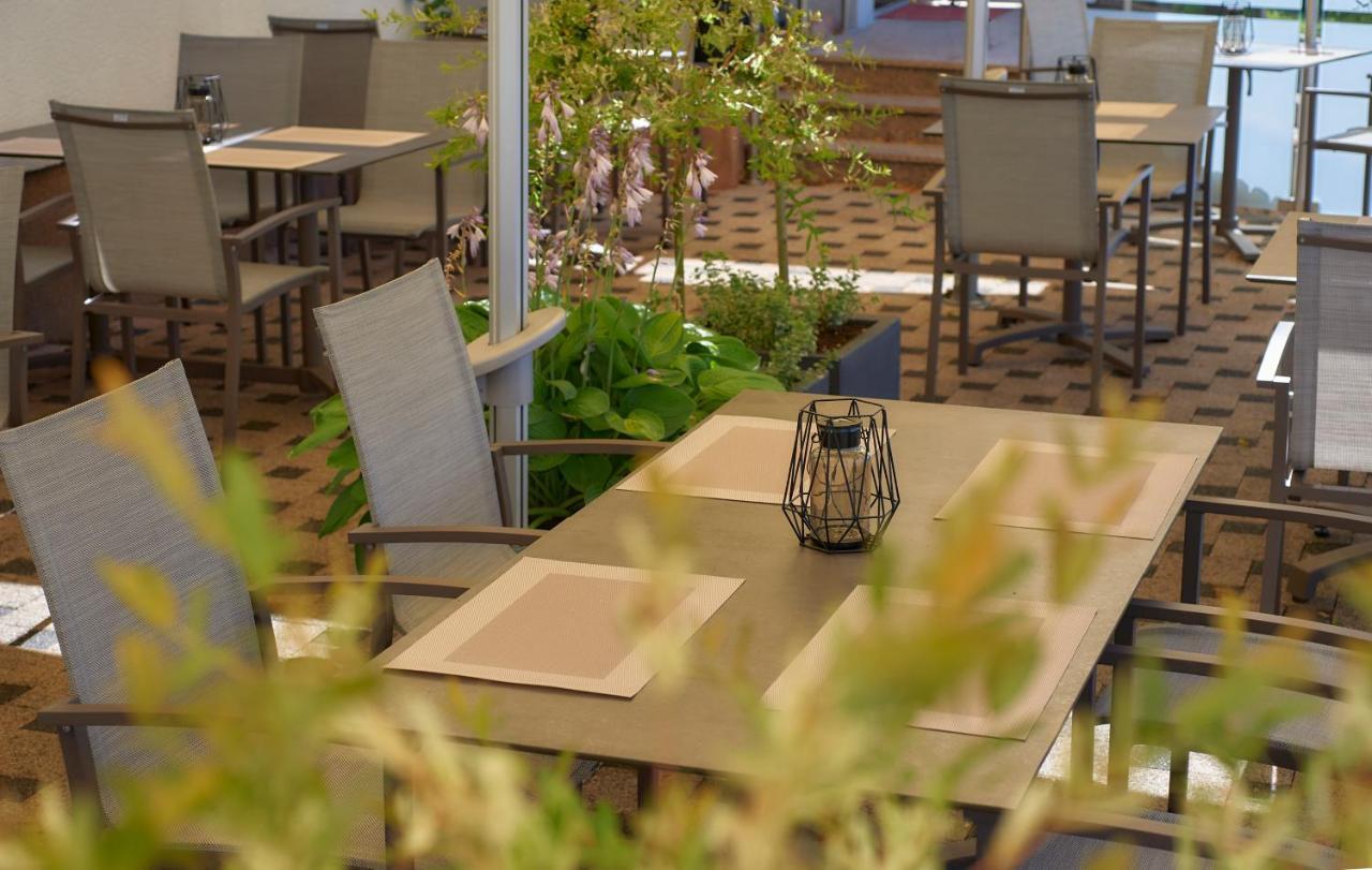 Hotel Restaurant Lindenhof Biblis Esterno foto